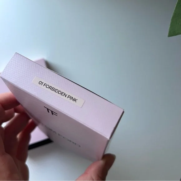 Tom Ford Eyeshadow - 01 Forbidden Pink NEW - Picture 10 of 11